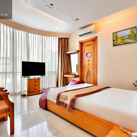 S79 Happy Hotel 2